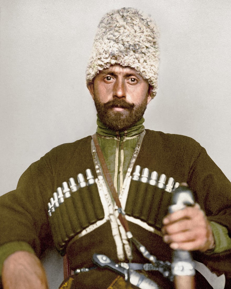 Abito tradizionale di un uomo cosacco nel 1900