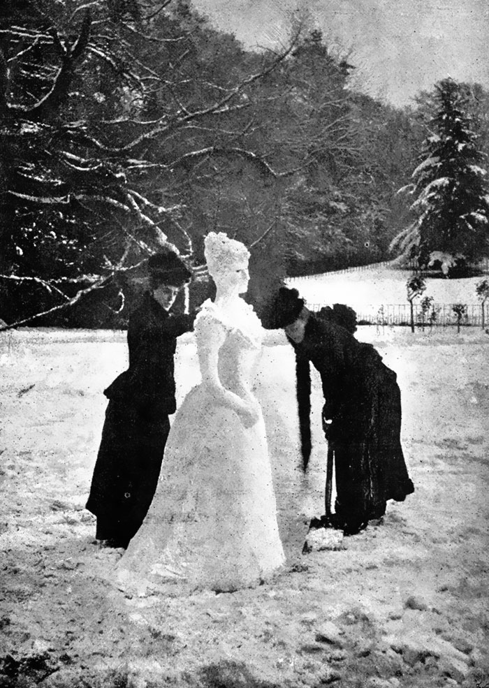 foto età vittoriana pupazzo di neve donna