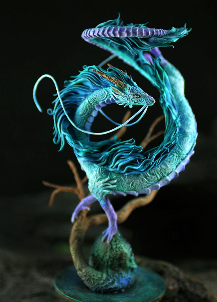 Scultura del dragone Haku