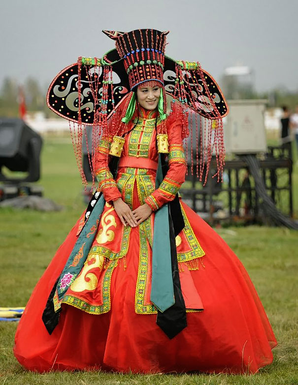Deel, vestito matrimoniale mongolo
