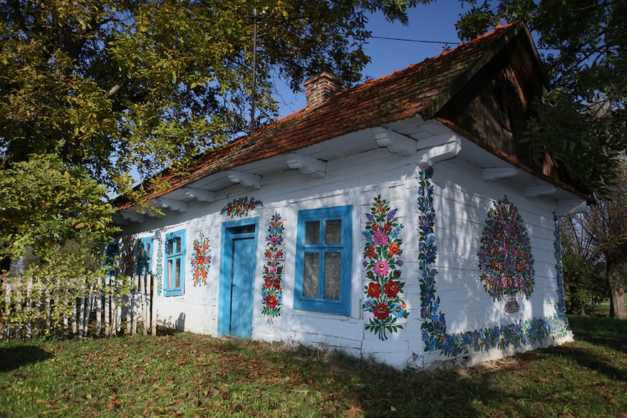 zalipie, villaggio con fiori dipinti