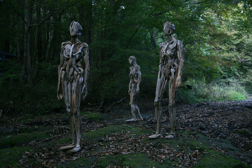 sculture di legno spettrali