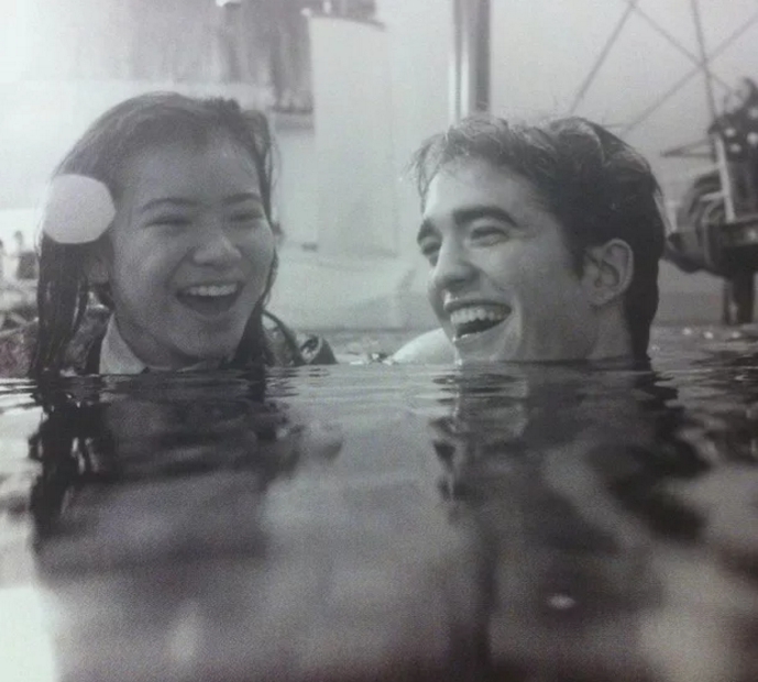 Cedric Diggory che ride con Cho Chang nel lago