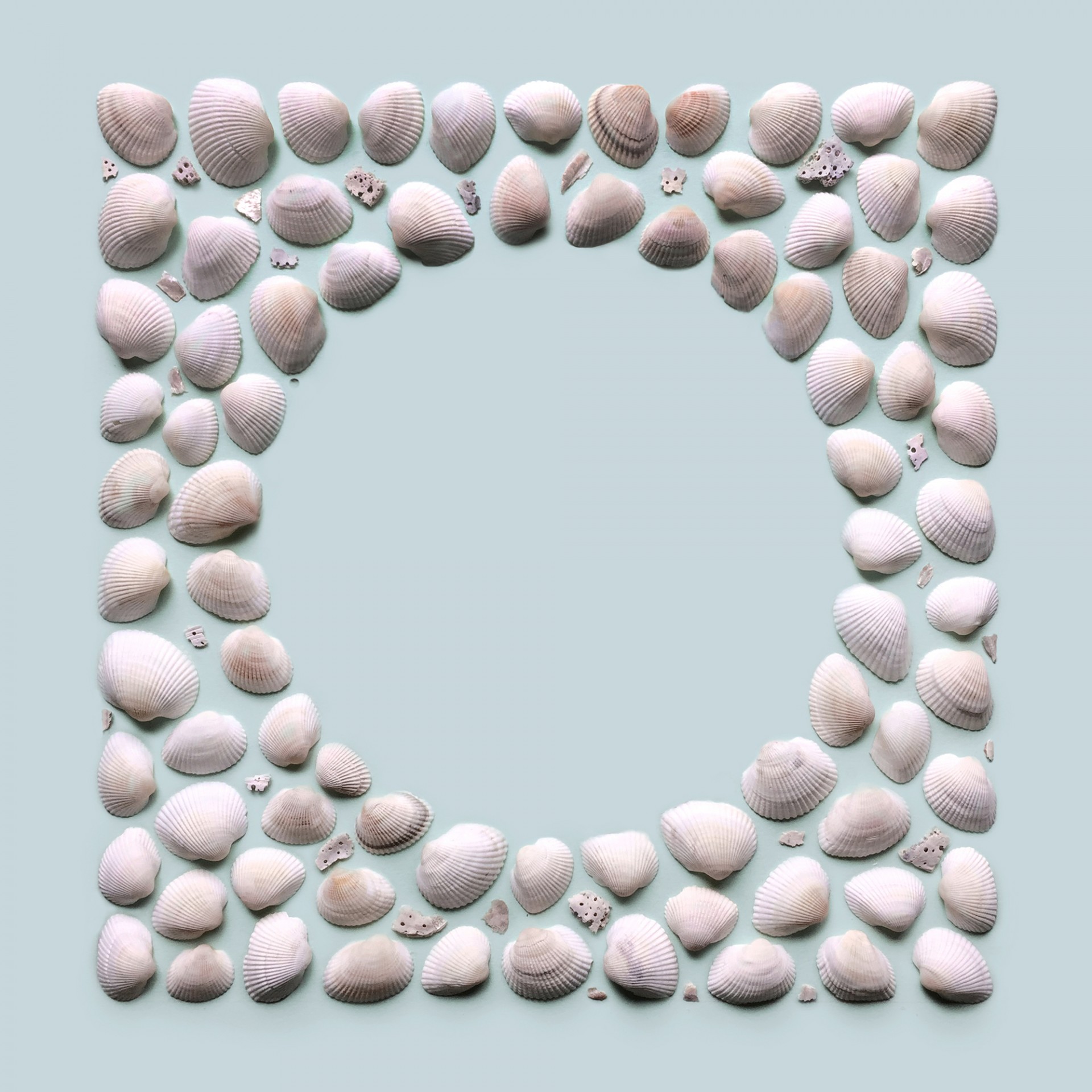 composizioni geometriche con materiali naturali