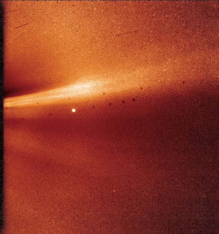 La prima fotografia scattata all'interno della corona solare