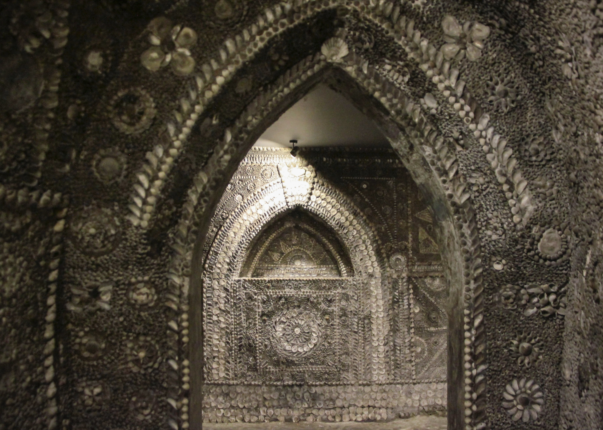 Shell Grotto, Alter Chamber