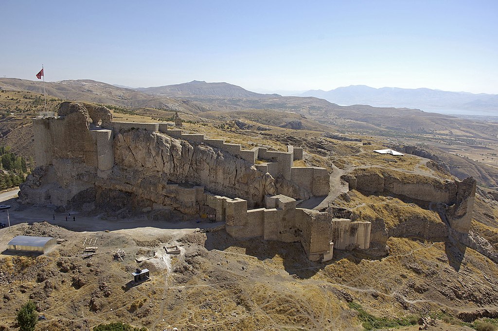 Harput Kalesi, un castello urartiano dell'VIII o IX secolo a.C., simile a quello recentemente trovato nella Turchia orientale