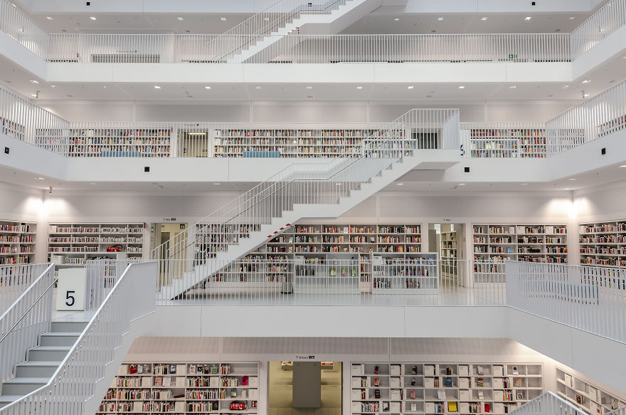 Biblioteca Municipale di Stoccarda, in Germania