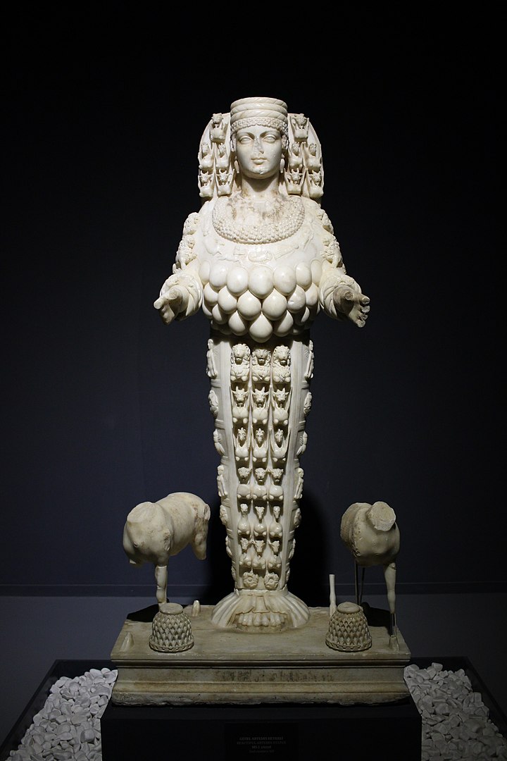 Una statua della Signora di Efeso, Artemide così come era concepita dai cittadini